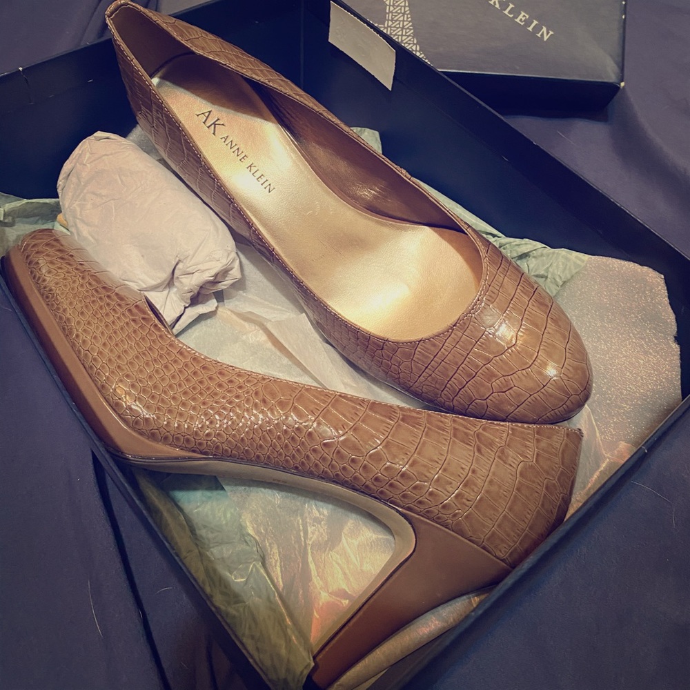 Anne Klein snakeskin heel’s